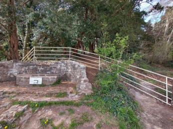 image fo new fencing at the alcove of piercefield wood 