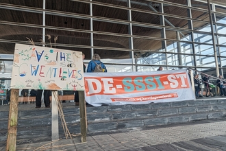Banners Save the Gwent Levels and De-SSSI-st on Senedd Steps